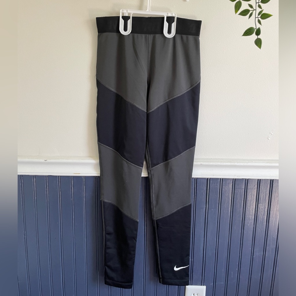 Women’s Black and Grey Pro Leggings Size Medium